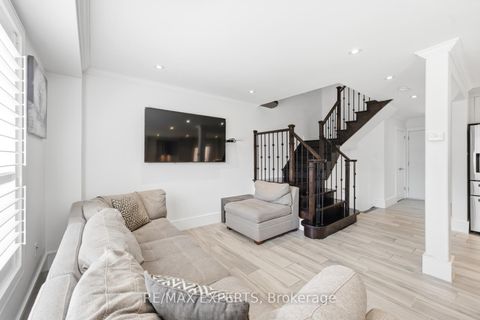 Photo 12 at 67 Seafield Road, Maple, Vaughan