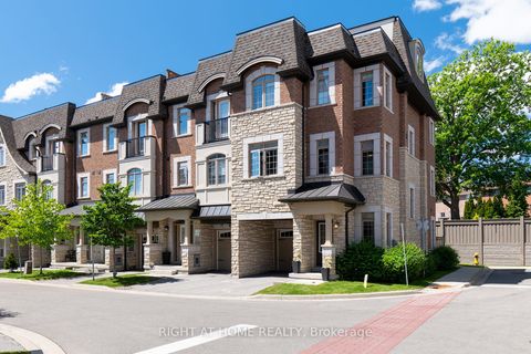 Photo 2 at 2 Queen Mary Court, East Woodbridge, Vaughan
