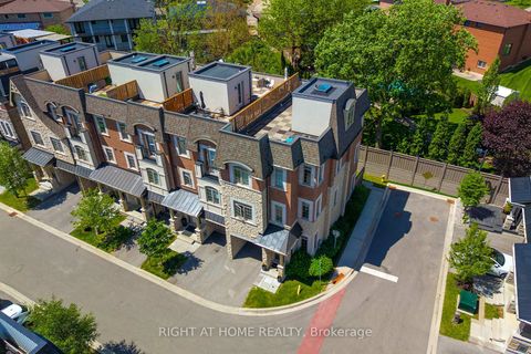 Photo 3 at 2 Queen Mary Court, East Woodbridge, Vaughan