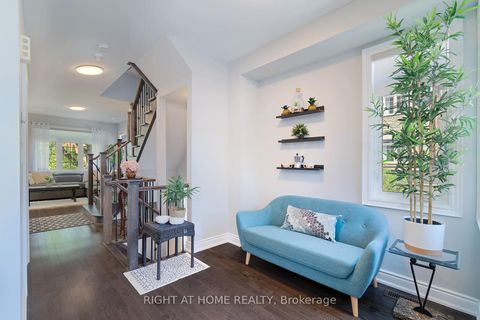 Photo 16 at 2 Queen Mary Court, East Woodbridge, Vaughan