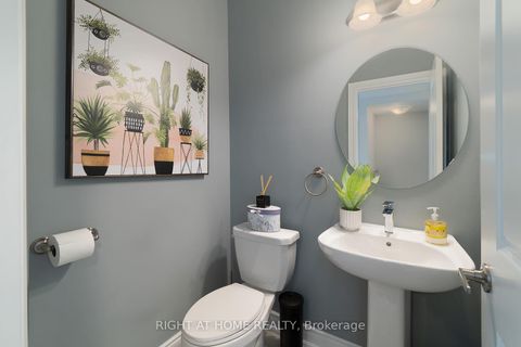 Photo 17 at 2 Queen Mary Court, East Woodbridge, Vaughan