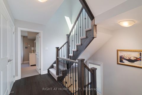 Photo 18 at 2 Queen Mary Court, East Woodbridge, Vaughan