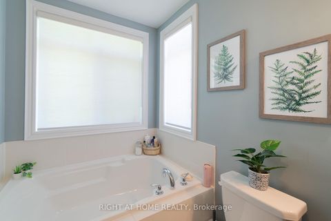 Photo 21 at 2 Queen Mary Court, East Woodbridge, Vaughan