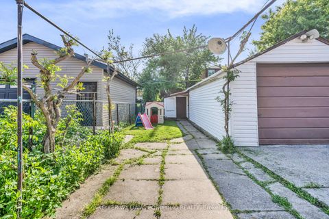 Photo 23 at 210 Bicknell Avenue, Eglinton West, Toronto