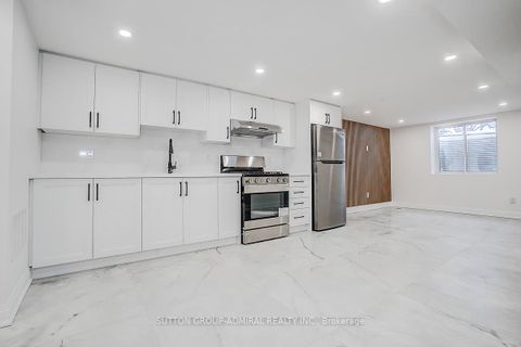 Photo 1 at 176 Cherrywood Drive, London, Newmarket