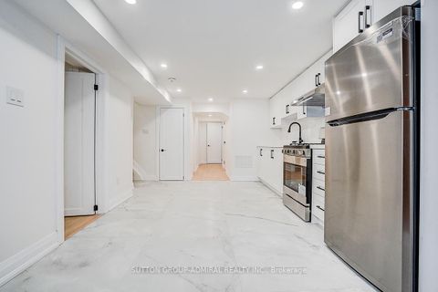 Photo 5 at 176 Cherrywood Drive, London, Newmarket