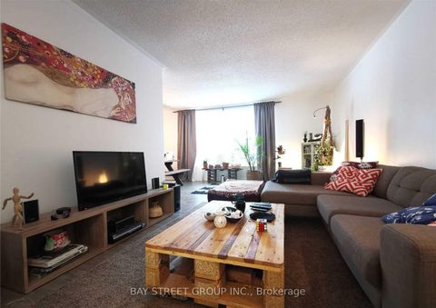 Photo 4 at 27 Shippigan Crescent, Don Valley Village, Toronto