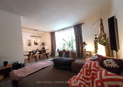 Photo 5 at 27 Shippigan Crescent, Don Valley Village, Toronto