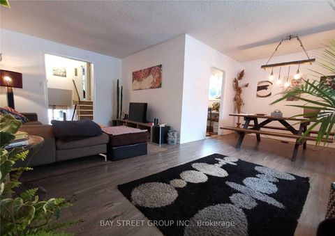 Photo 6 at 27 Shippigan Crescent, Don Valley Village, Toronto