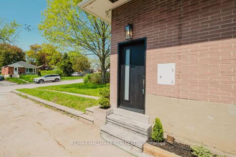 Photo 2 at 53 Fraserton Crescent, Bendale, Toronto