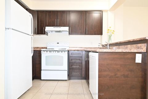 Photo 6 at 29 - 90 SOVEREIGN'S Gate, Shore, Barrie