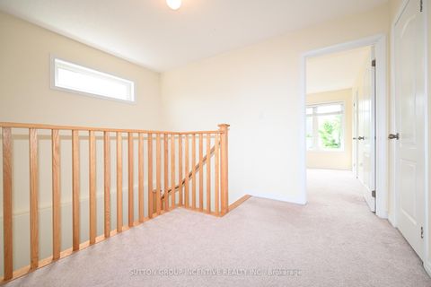 Photo 14 at 29 - 90 SOVEREIGN'S Gate, Shore, Barrie