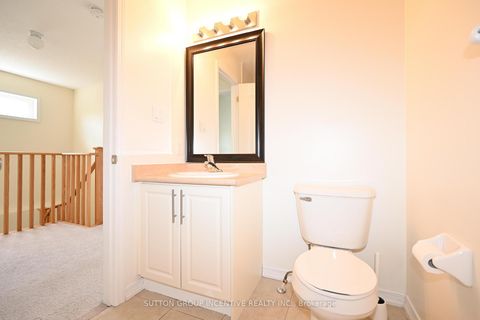 Photo 21 at 29 - 90 SOVEREIGN'S Gate, Shore, Barrie