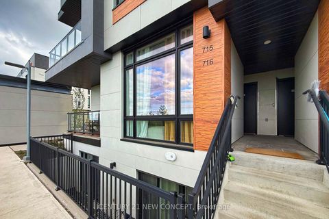 Photo 2 at TH715 - 5 Steckley House Lane, Rural Richmond Hill, Richmond Hill