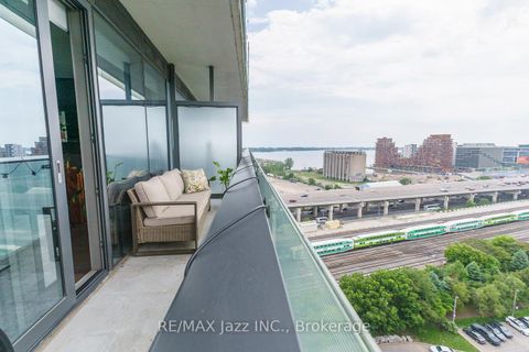 Photo 10 at 1409 - 70 Distillery Lane, Waterfront Communities C8, Toronto