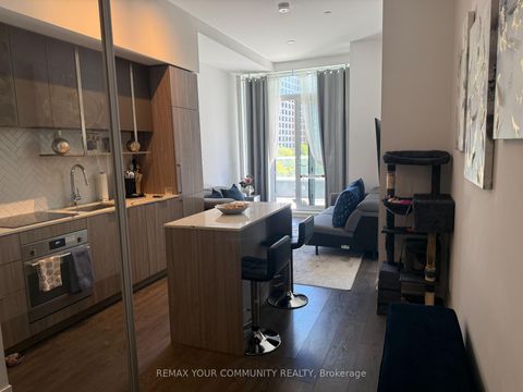 Photo 2 at 401 - 15 Holmes Avenue, Willowdale East, Toronto