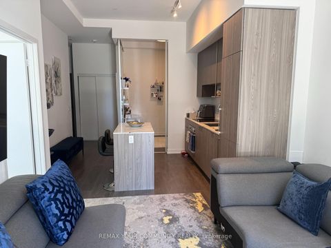 Photo 3 at 401 - 15 Holmes Avenue, Willowdale East, Toronto