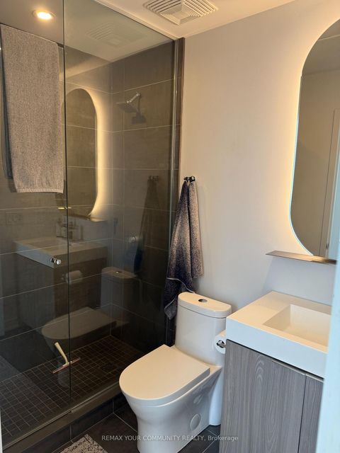 Photo 5 at 401 - 15 Holmes Avenue, Willowdale East, Toronto