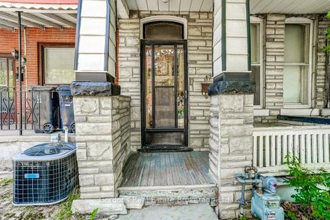 Photo 3 at 177 Bellwoods Avenue, Bellwoods, Toronto