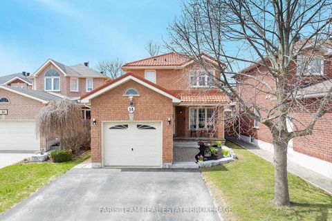 Photo 1 at 14 Nightingale Crescent, Painswick South, Barrie