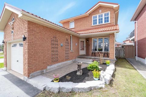 Photo 4 at 14 Nightingale Crescent, Painswick South, Barrie