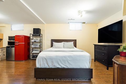 Photo 29 at 14 Nightingale Crescent, Painswick South, Barrie