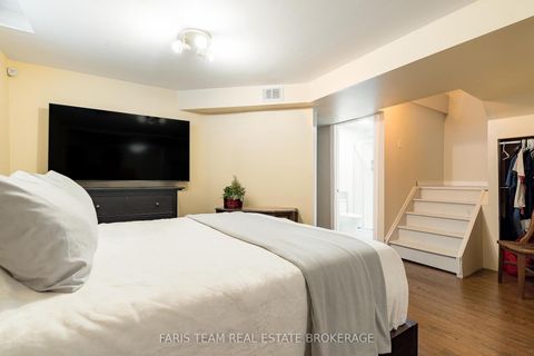 Photo 30 at 14 Nightingale Crescent, Painswick South, Barrie