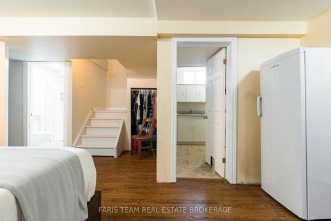 Photo 32 at 14 Nightingale Crescent, Painswick South, Barrie