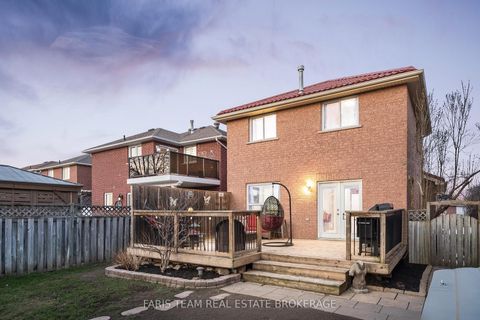 Photo 44 at 14 Nightingale Crescent, Painswick South, Barrie