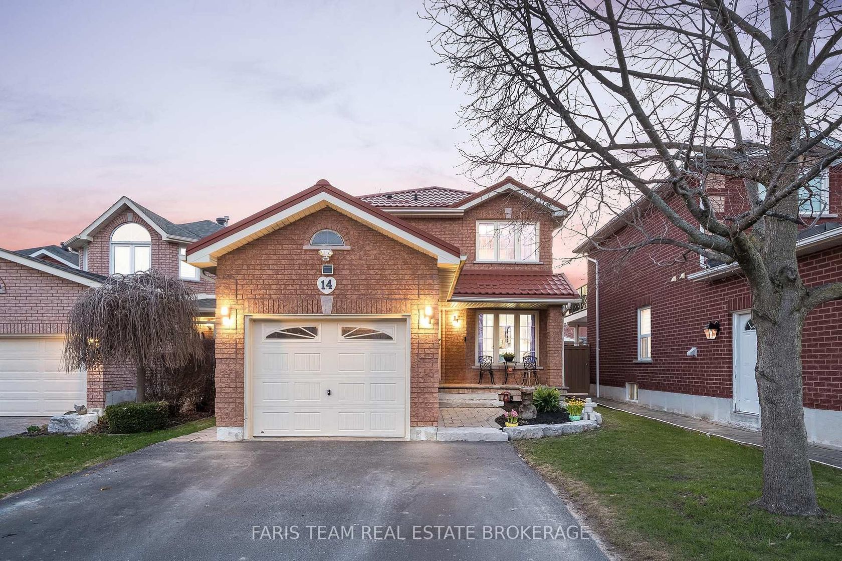 14 Nightingale Crescent, Painswick South, Barrie photo number 2