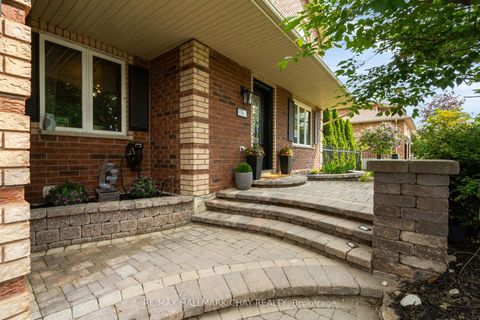 Photo 3 at 16 Columbia Road, Holly, Barrie