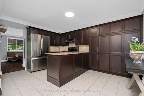 Photo 4 at 16 Columbia Road, Holly, Barrie