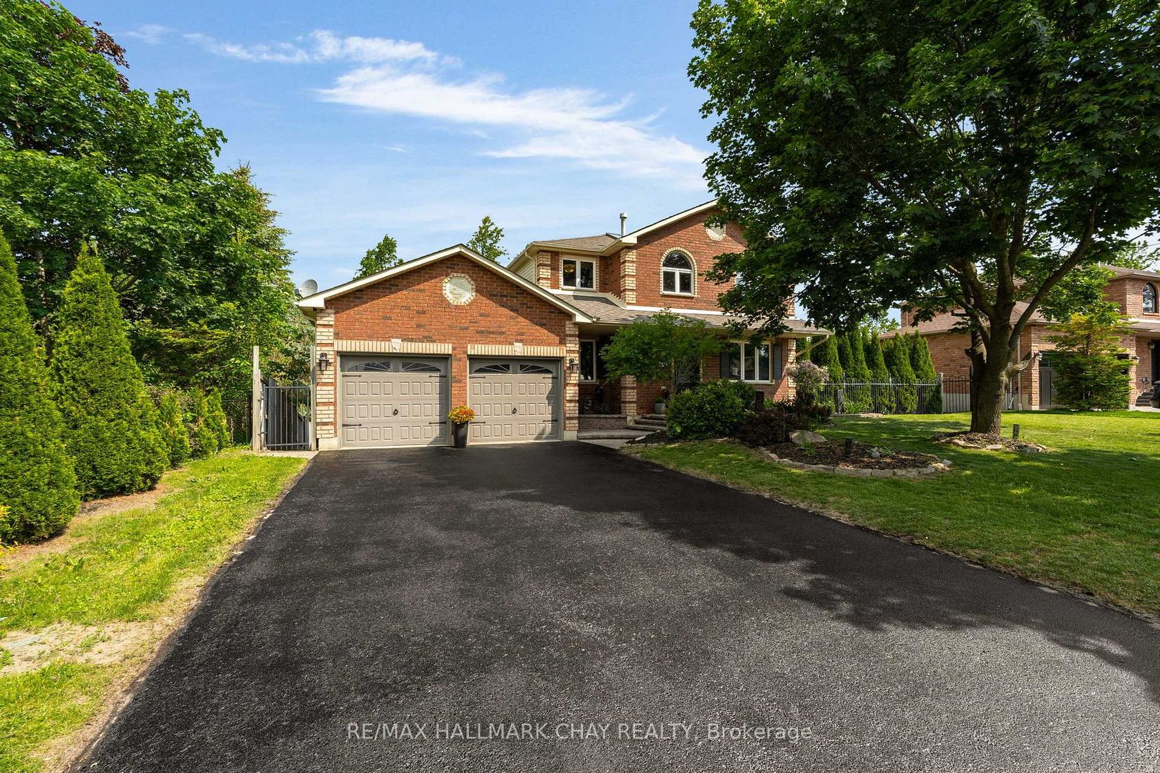 16 Columbia Road, Holly, Barrie photo number 2