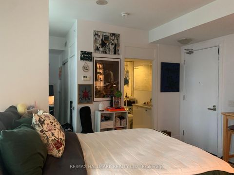 Photo 9 at 901 - 32 Davenport Road, Annex, Toronto