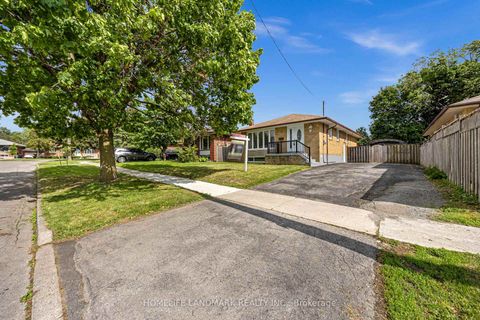 Photo 34 at 3 Chopin Avenue, Ionview, Toronto