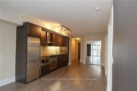 Photo 3 at 601 - 300 Front Street, Waterfront Communities C1, Toronto