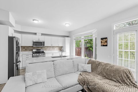 Photo 12 at 76 Westbury Court, Westbrook, Richmond Hill