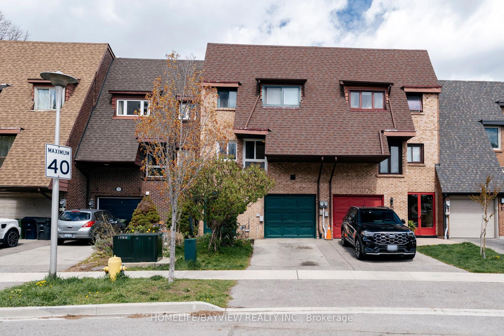 17 Stoneham Road, West Deane, Toronto photo number 2