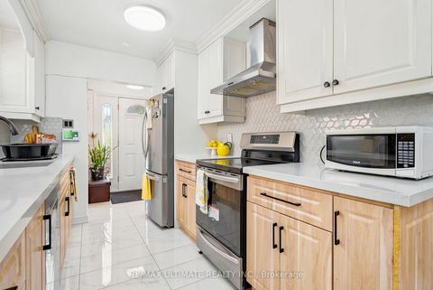 Photo 15 at 48 Venetian Crescent, Jane Heights, Toronto