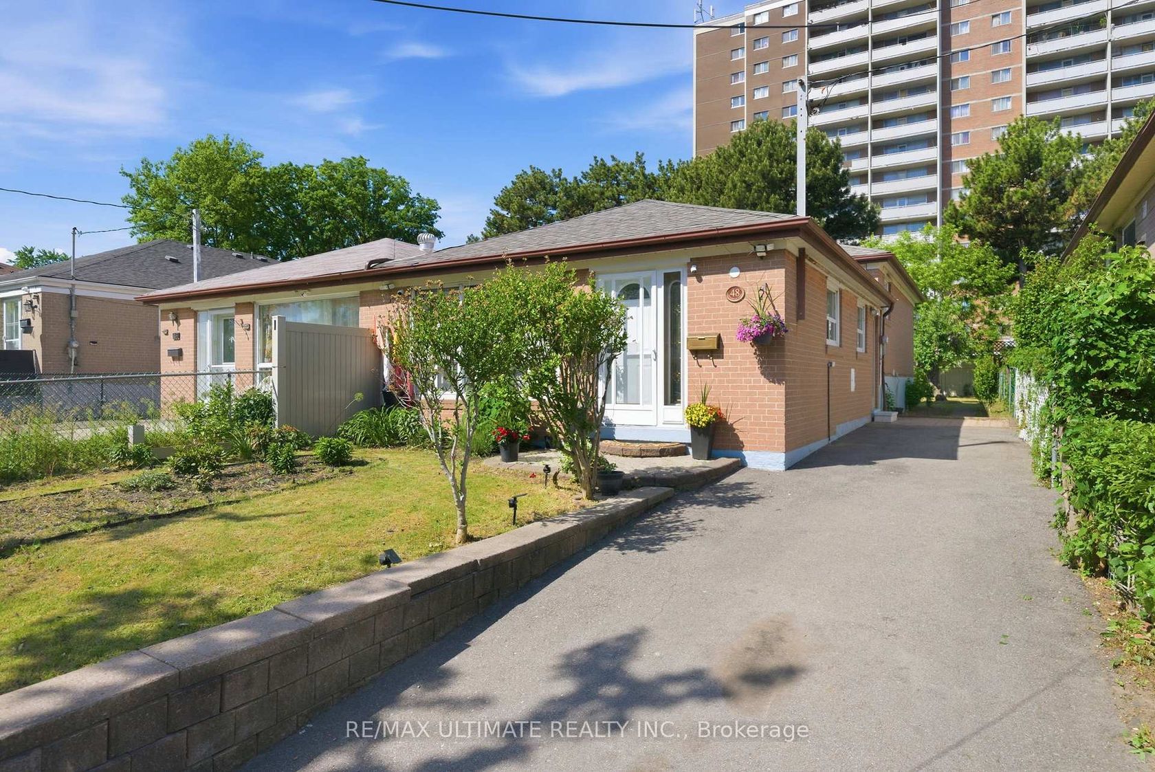 48 Venetian Crescent, Jane Heights, Toronto photo 7