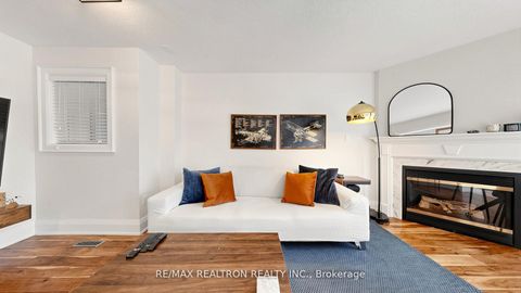 Photo 5 at 27 Mistleflower Court, Oak Ridges, Richmond Hill
