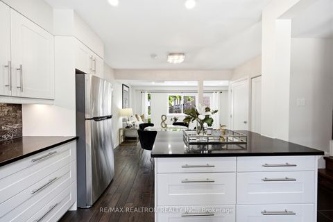 Photo 3 at 118 - 69 Godstone Road, Don Valley Village, Toronto