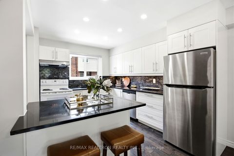 Photo 7 at 118 - 69 Godstone Road, Don Valley Village, Toronto