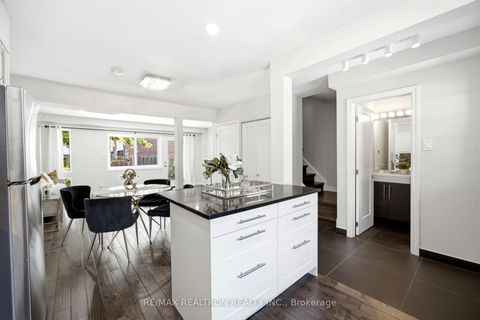 Photo 8 at 118 - 69 Godstone Road, Don Valley Village, Toronto