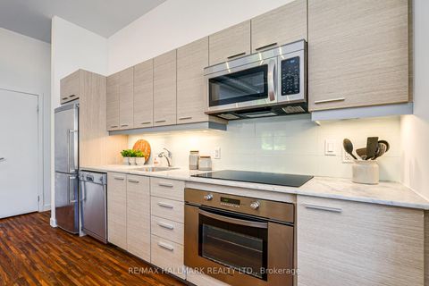 Photo 5 at 203 - 549 King Street E, Moss Park, Toronto