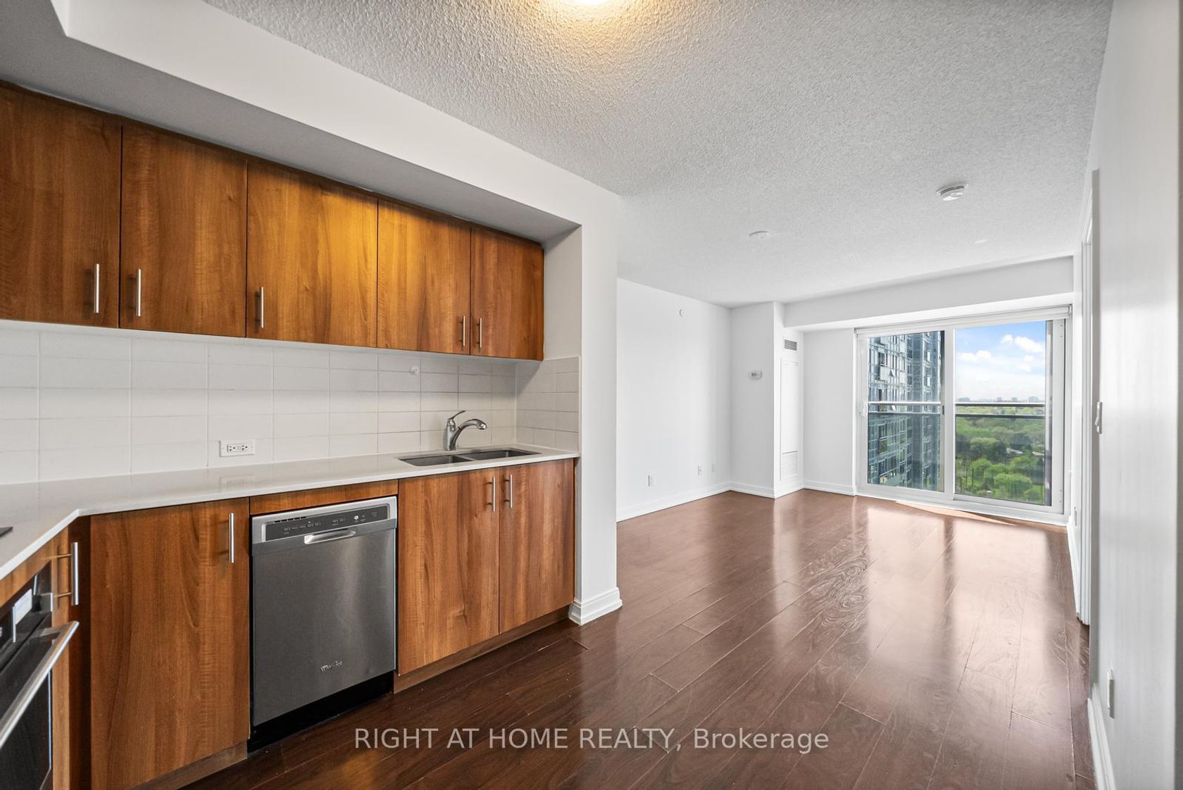 1505 - 255 Village Green Square, Malvern West, Toronto 