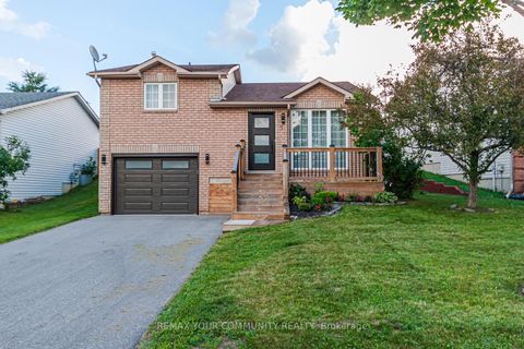 Photo 2 at 5 SELKIRK Crescent, Holly, Barrie