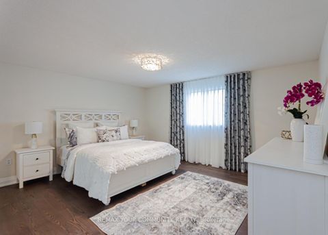 Photo 5 at 5 SELKIRK Crescent, Holly, Barrie