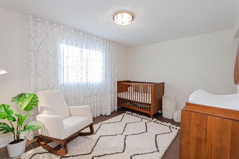 Photo 10 at 5 SELKIRK Crescent, Holly, Barrie