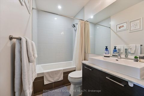 Photo 14 at 420 - 399 Adelaide Street W, Waterfront Communities C1, Toronto